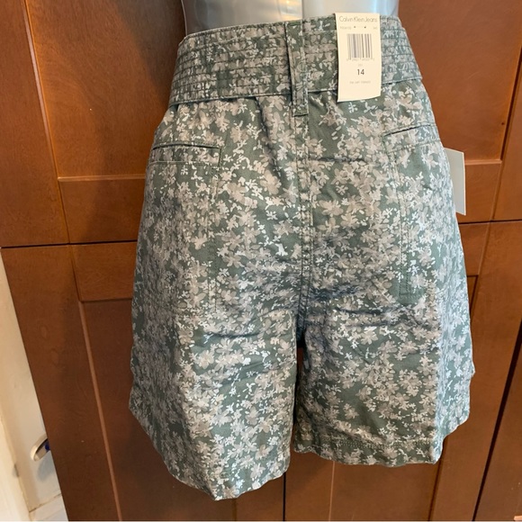 NWT Belted floral short can be rolled up - Picture 12 of 16